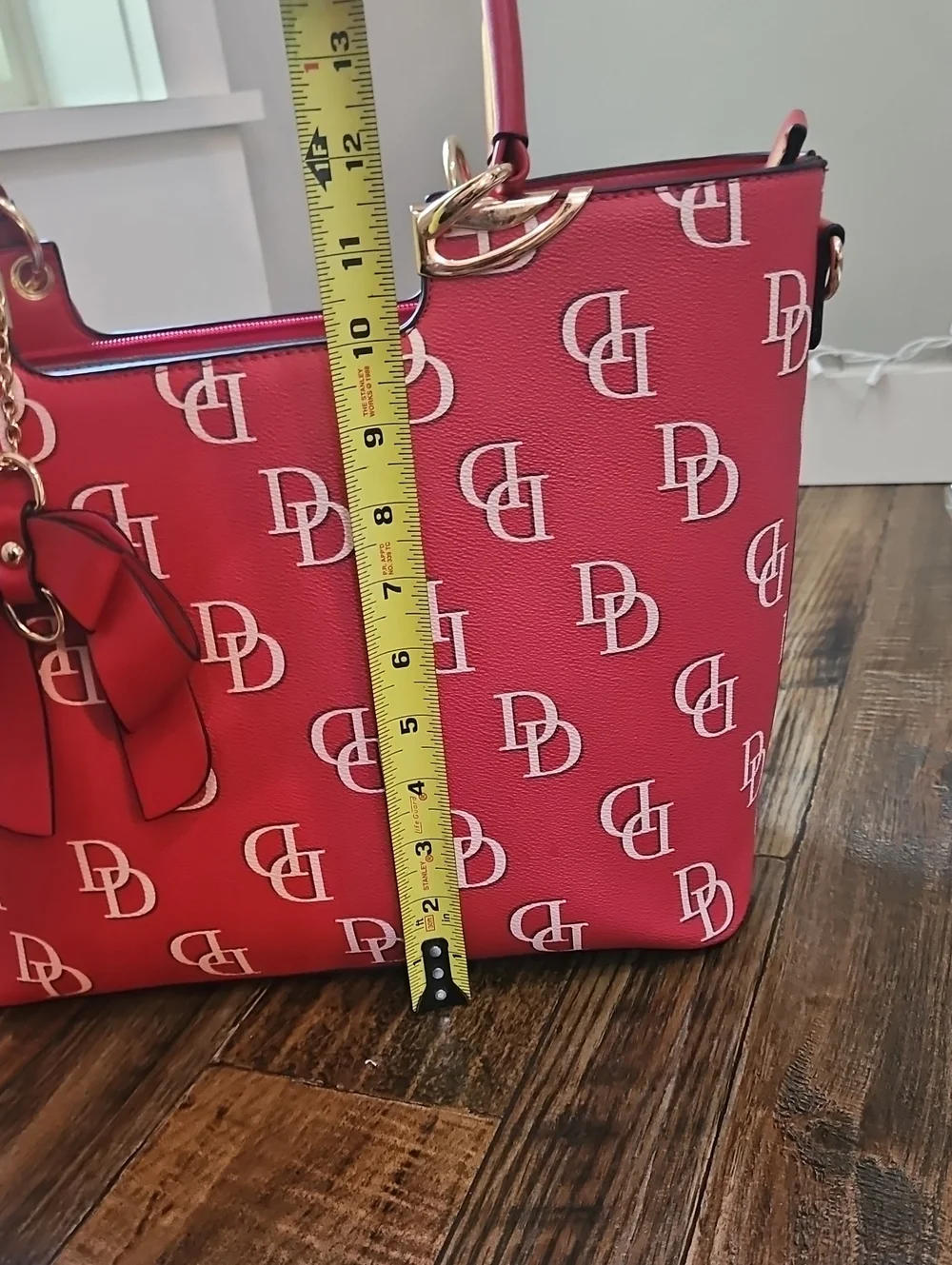New Classic Fashion Large Signature DD Red Tote Bag Bow Charm- Matching Wristlet